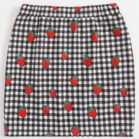 Gingham Strawberry Skirt - Picture 5 of 5